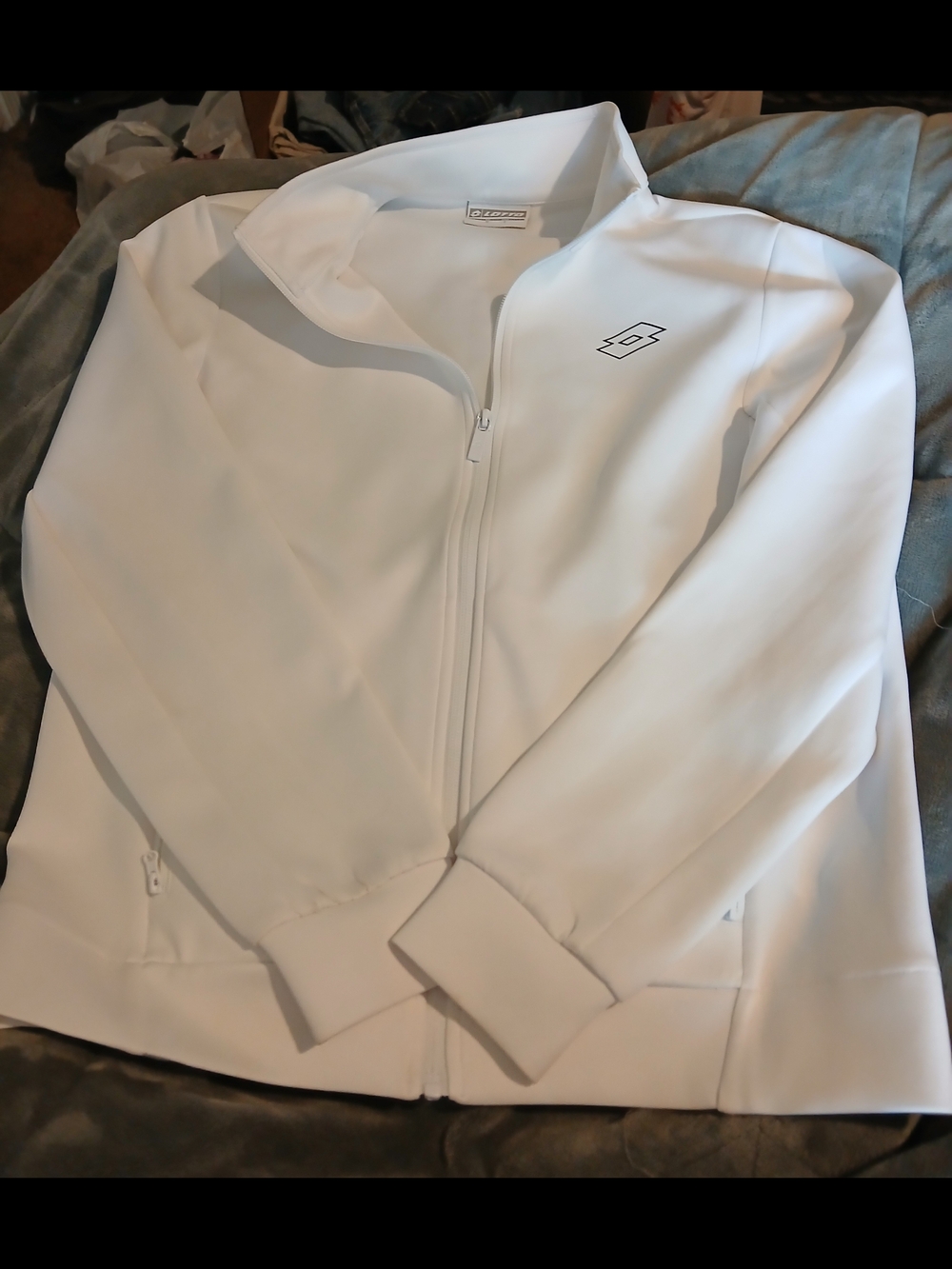 6 Piece Bundle Lotto Women's White Jacket And 4 Pair Of Shorts